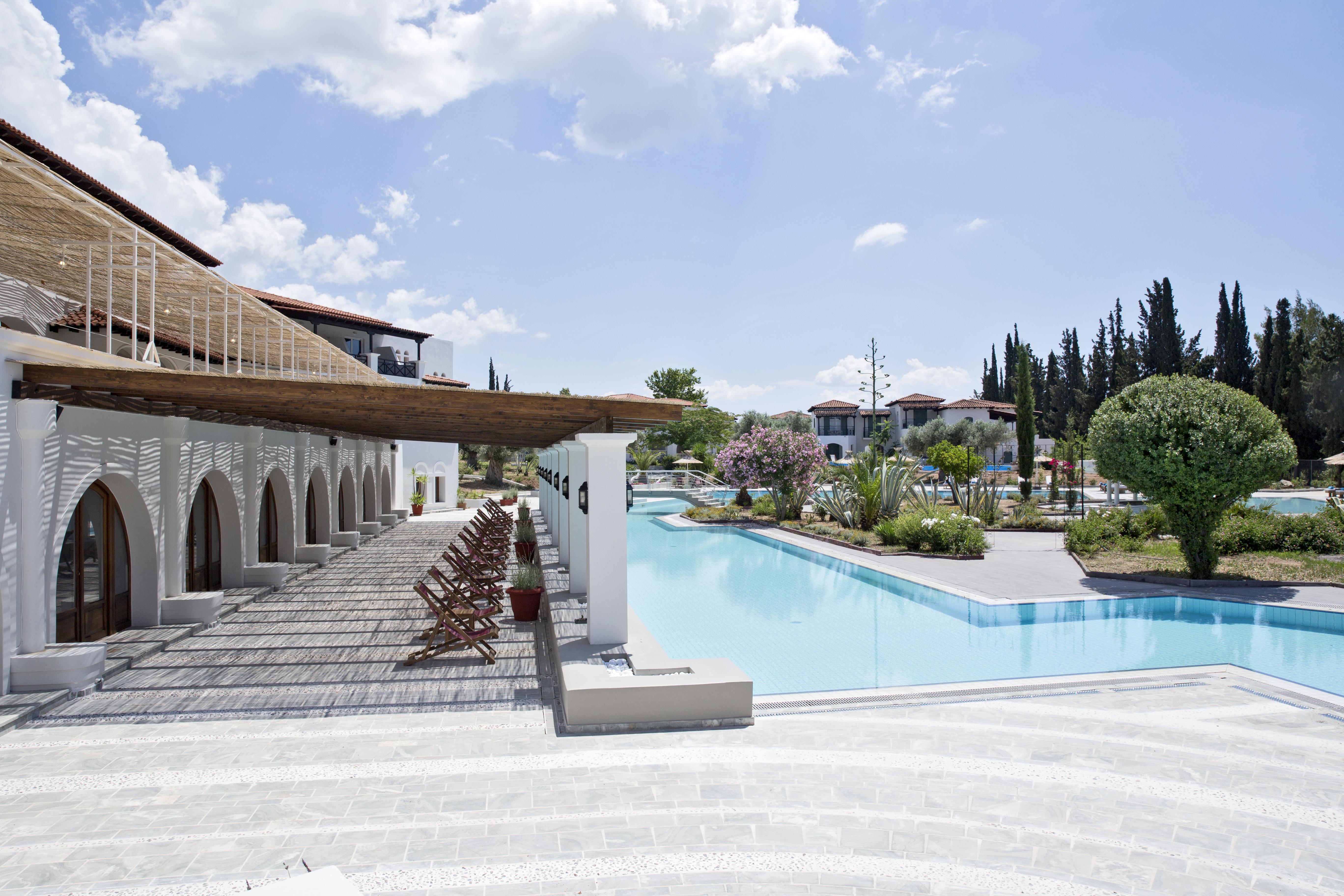 Eretria Hotel & Spa Resort Bagian luar foto